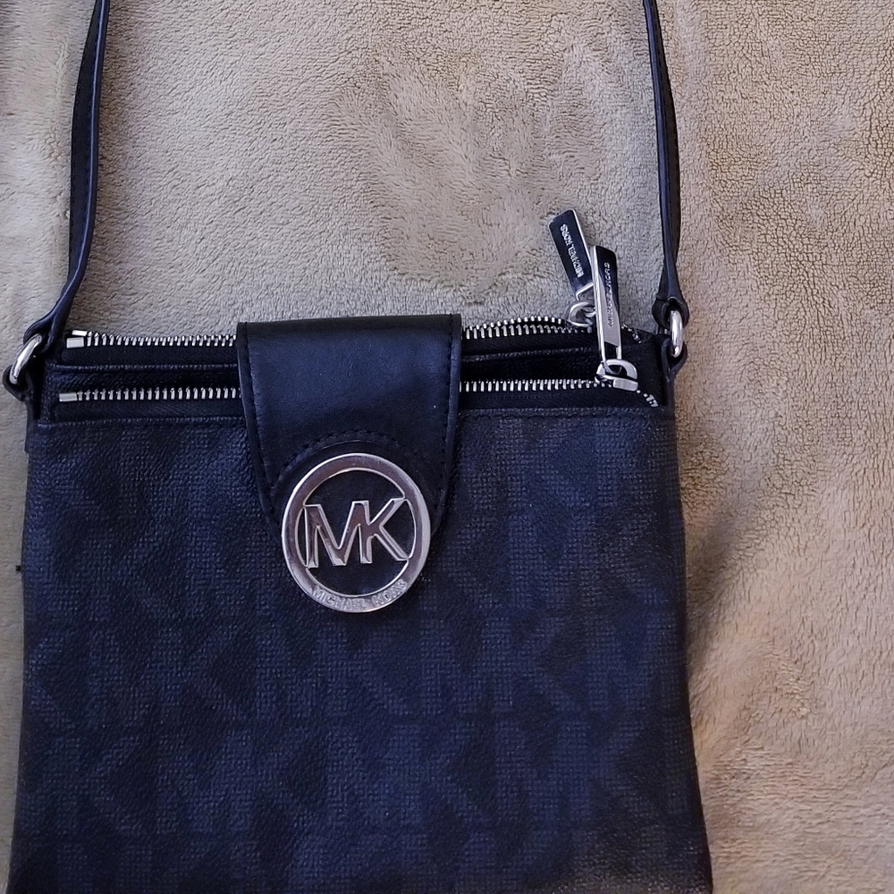 Crossbody purse